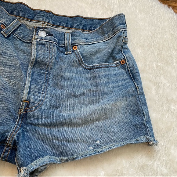 Levi’s 501 Button Fly Shorts Sz 28 - Picture 8 of 12
